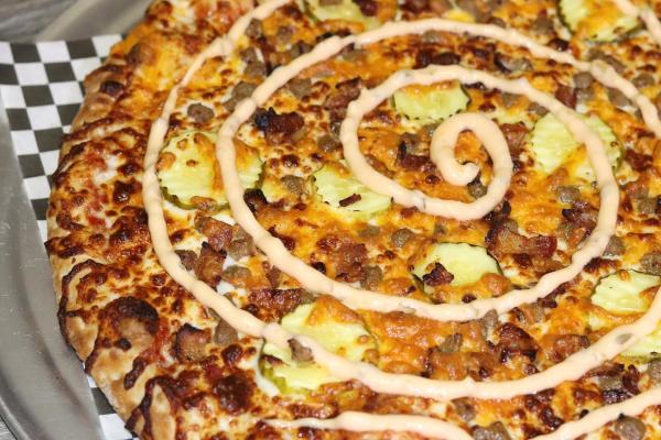 Cheeseburger pizza