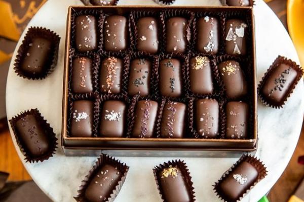 Lula's Chocolates Monterey