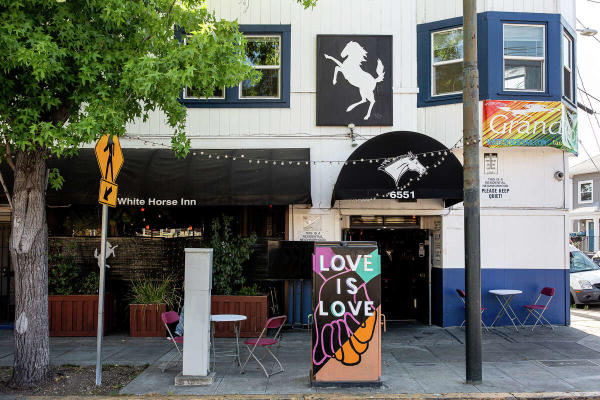 White Horse Bar