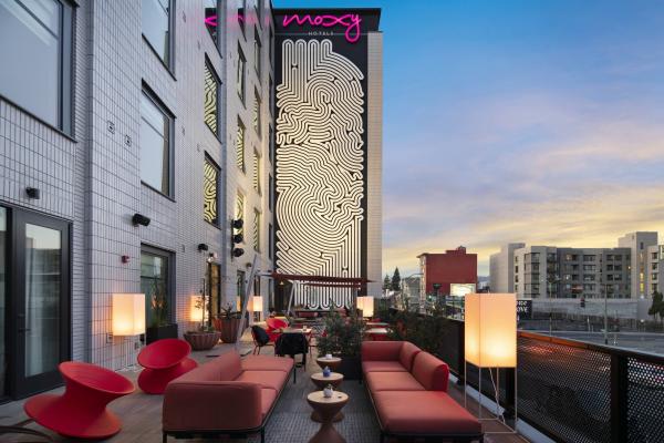 Moxy Outdoor Terrace