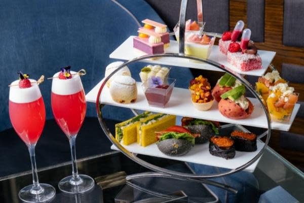 Crown-Perth-Bars-Lobby-Lounge-Pink-Gin-High-Tea
