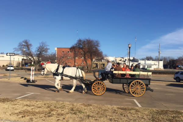 Merry Main St. Horse-drawn carriage ride