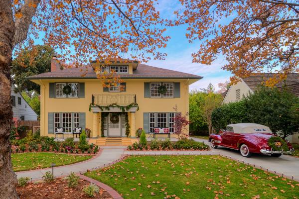 Sacred Heart Holiday Home Tour