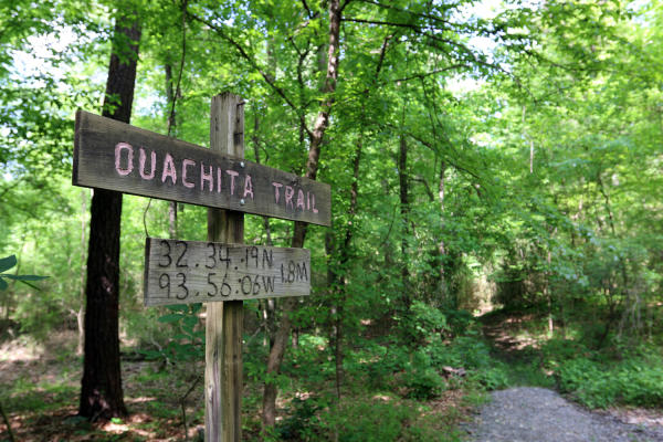 A photo of a trailhead at Walter B Jacobs Memorial Nature Park