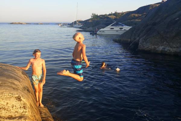 Badeplass i Lillesand; Kjerkesundet i Hestholmbukta