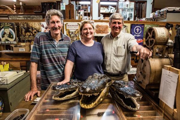 H.J. Smith's & Sons Museum, Family, Covington