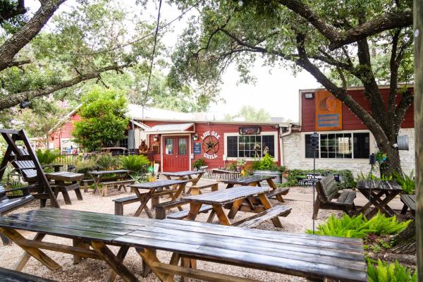 Exterior view of Live Oak Grill in Sugar Land, Texas.