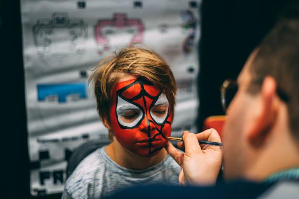 face painting spiderman halloween