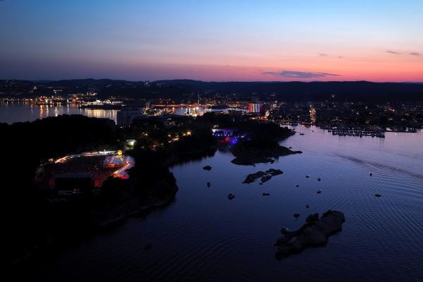 dronebilde kristiansand by night