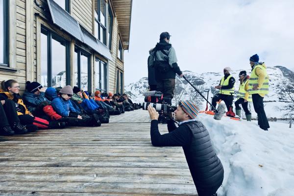 mennesker som blir fotografert