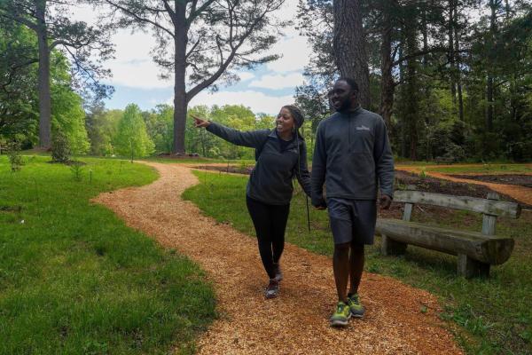 Influencer - Leslie and Martina Johnson - Hike