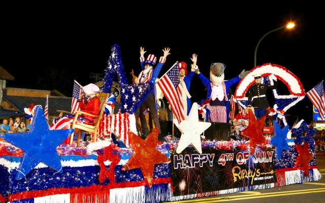 July 4th parade float event
