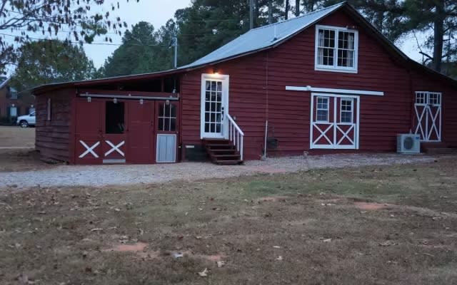 Selah Barn Airbnb Rental
