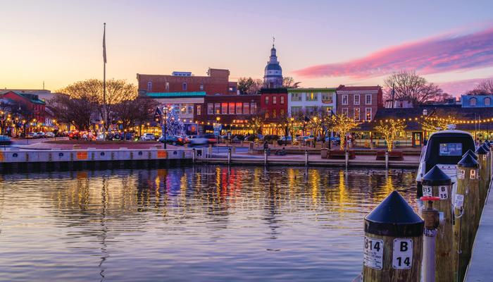 city dock of Annapolis, Maryland during holiday season