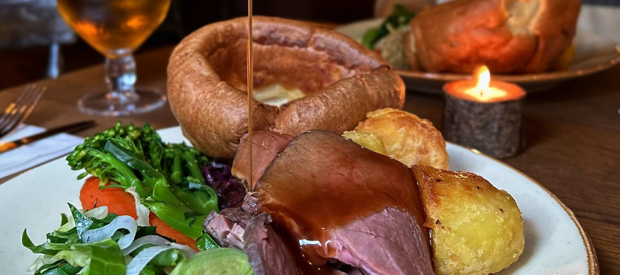 The Baker's Arms Sunday roast in the Cotswolds