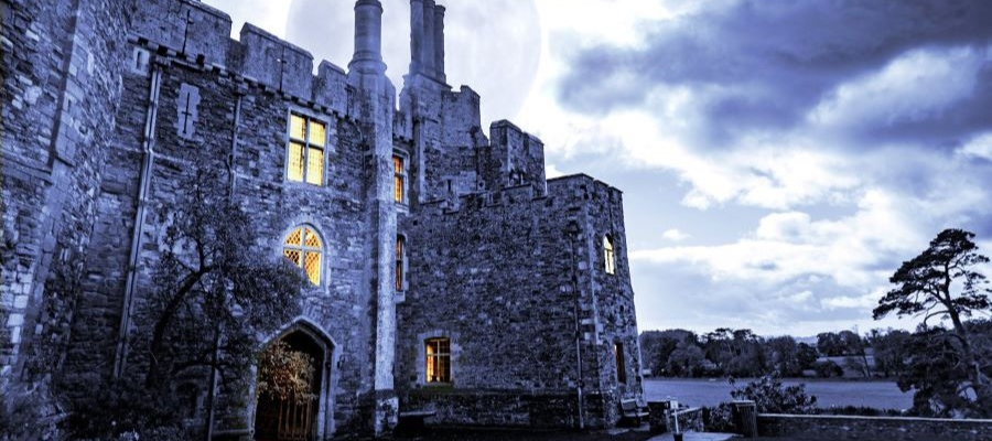 Berkeley Castle looking spooky, a dark image of the external view of the castle