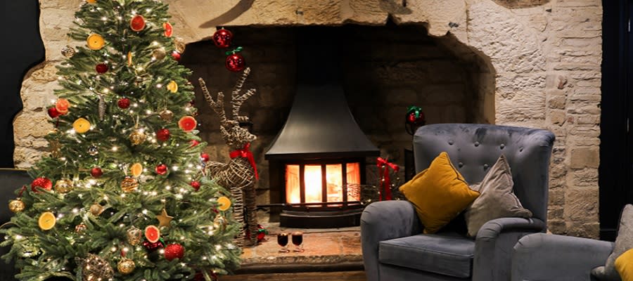The Kings Head Festive Afternoon Tea in The Cotswolds