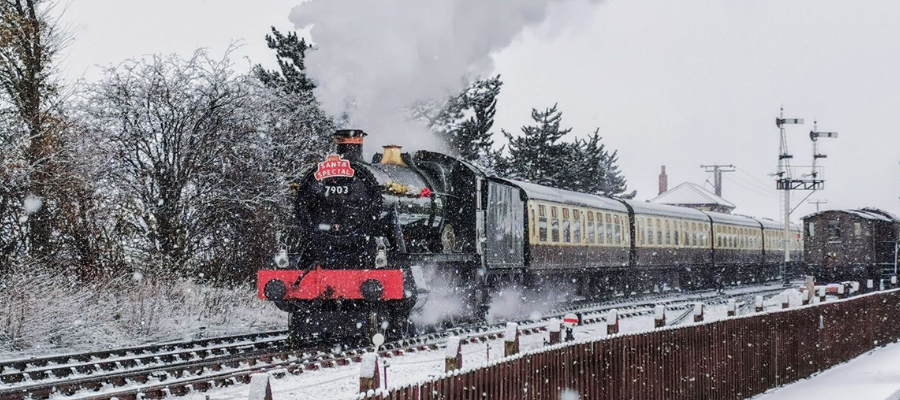 Santa express GWSR in The Cotswolds
