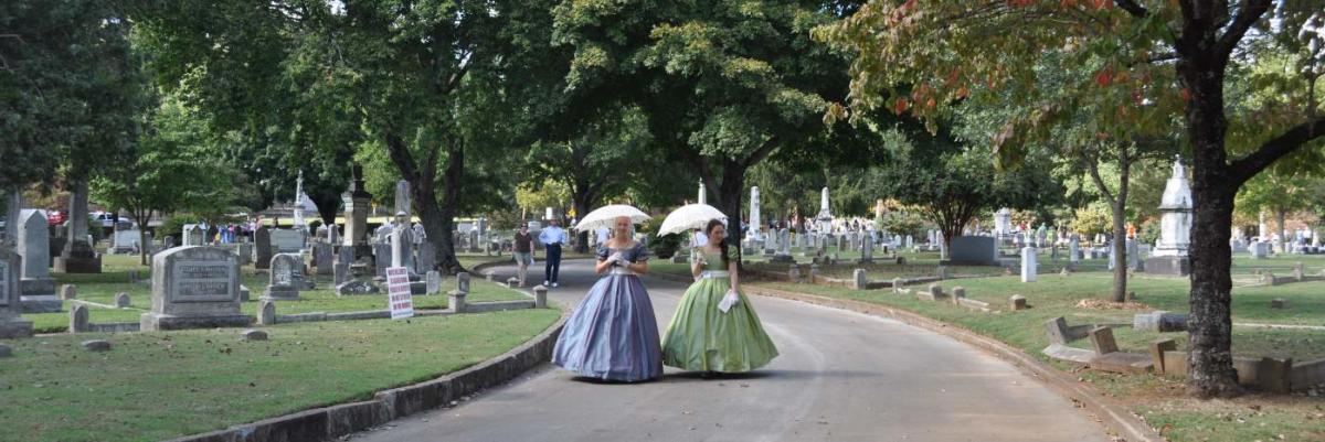 maple hill cemetery stroll
