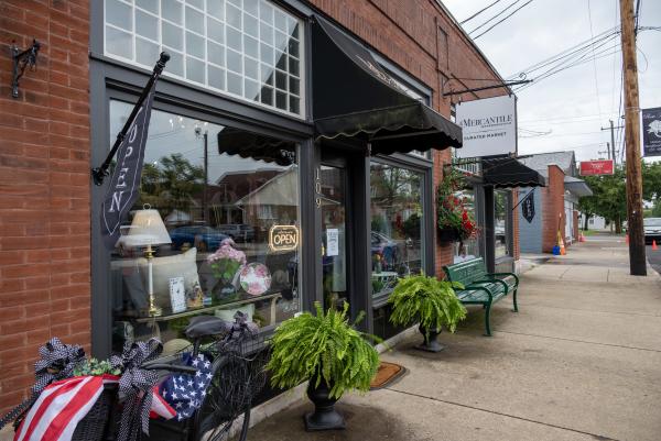 The Mercantile Jeffersonville storefront.