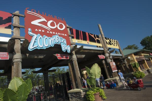 Entryway signs to the Columbus Zoo & Aquarium