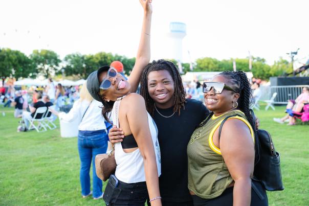 3 Friends at Taste Addison