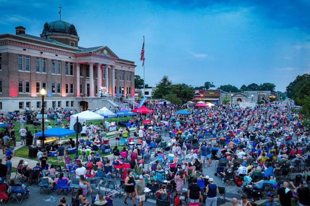 pic of Athens courthouse and a large crowd of people at Athens fridays after five.