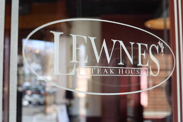 Lewnes' Steak House