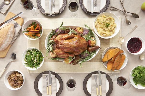 Thanksgiving Dinner Table (1)