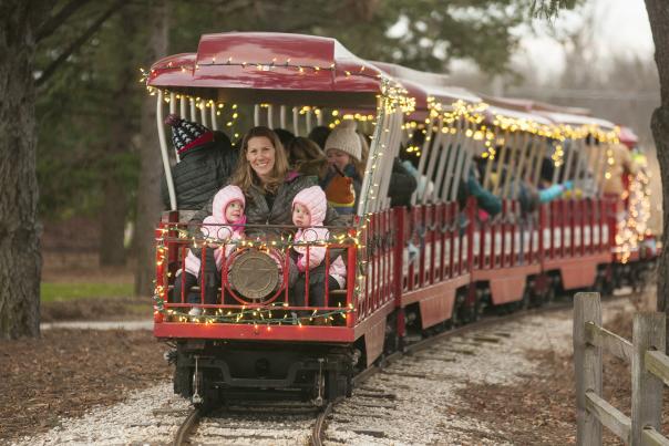 Holiday Express Returns to Blackberry Farm in Aurora, Illinois for 2021 - enjoyaurora.com