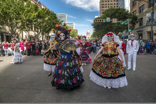 Viva la Vida Parade. Credit Chris Caselli.
