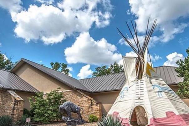 DTN - STL - Museum of Native American History