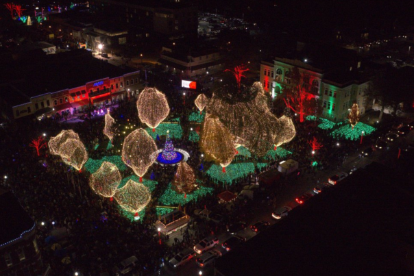 Christmas lights/holidays/PC: DBI