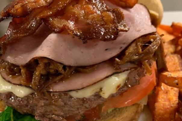 burgerwpulledpork