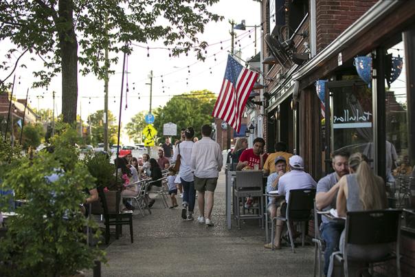 Sidewalk Dining on West Franklin Street