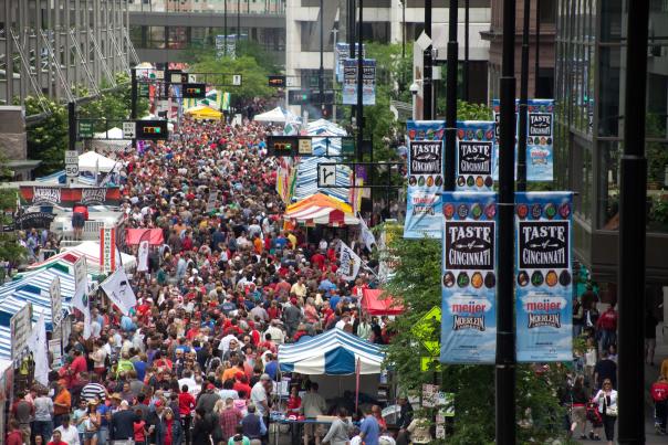 Large crowd of people attending taste of Cincinnati