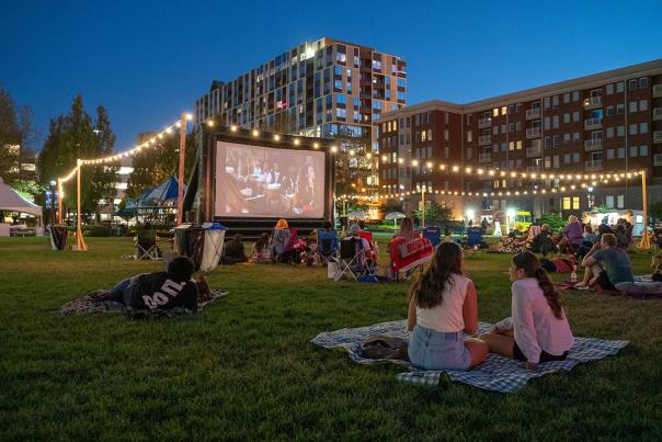 Columbus Commons - Sunset Movie - 3x2
