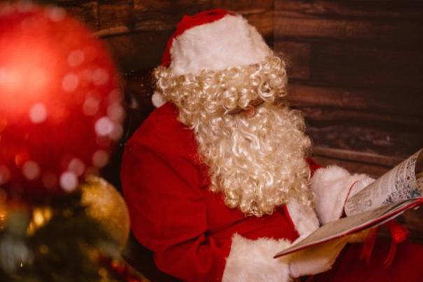 De Vere Cotswold Water Park Festive Afternoon Tea in The Cotswolds