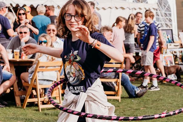 Sidmouth Sea Fest 2023 – Driftwood & Thrift – Free community festival is tuned in with the times.