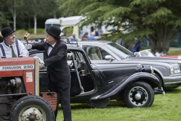 Vintage Weekend at RHS Rosemoor: classic cars, 50s music, dancing, games & retro shopping!
