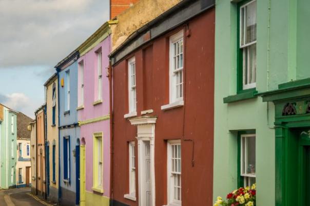 image shows colourful houses in Appledore