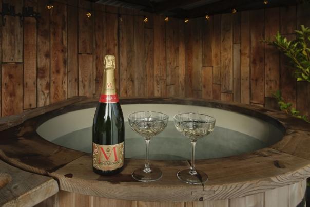 Sleepy Owl – Cosy Cowshed