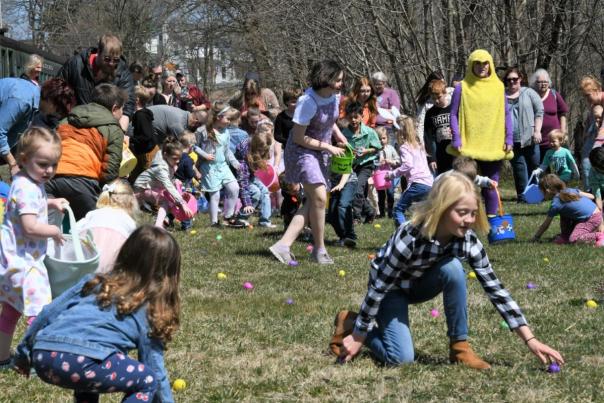 Children hunt for eggs on the WK&S Easter Bunny Express in Kempton, PA