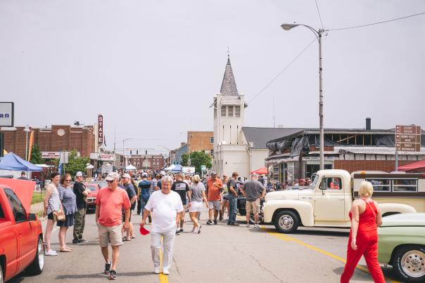 a crowded downtown elizabethtown during cruisin the heartland