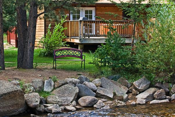 DTN - PPS - Lodging - Boulder Brook On Fall River - Streamside