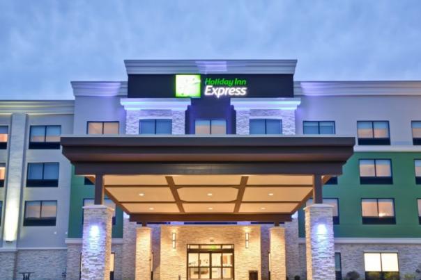 Holiday Inn Express East Win IHG Torchbearers Award