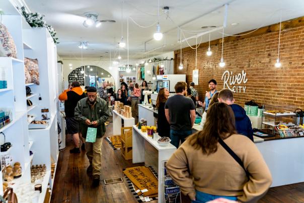 things-to-do-shopping-local-goods-markets