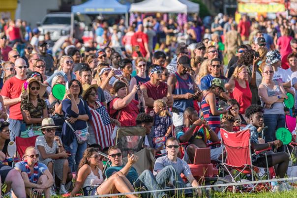 July 4th Crowd Banner Image