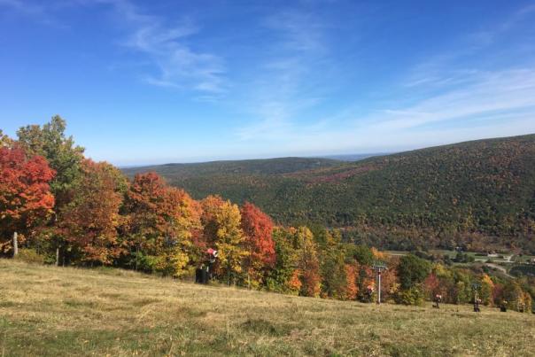 Bristol-Mountain-view-blue-sky-fall-foliage