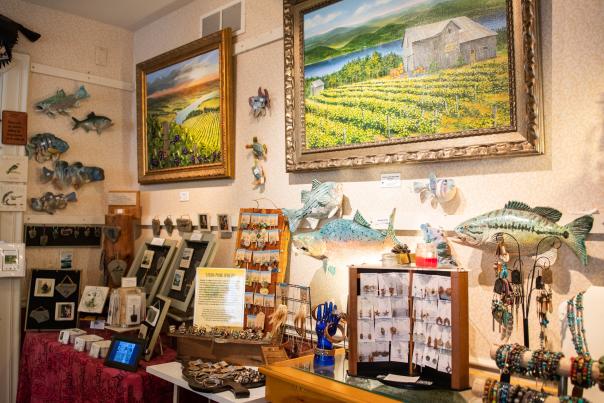Local gifts and artwork at Artizanns in Naples